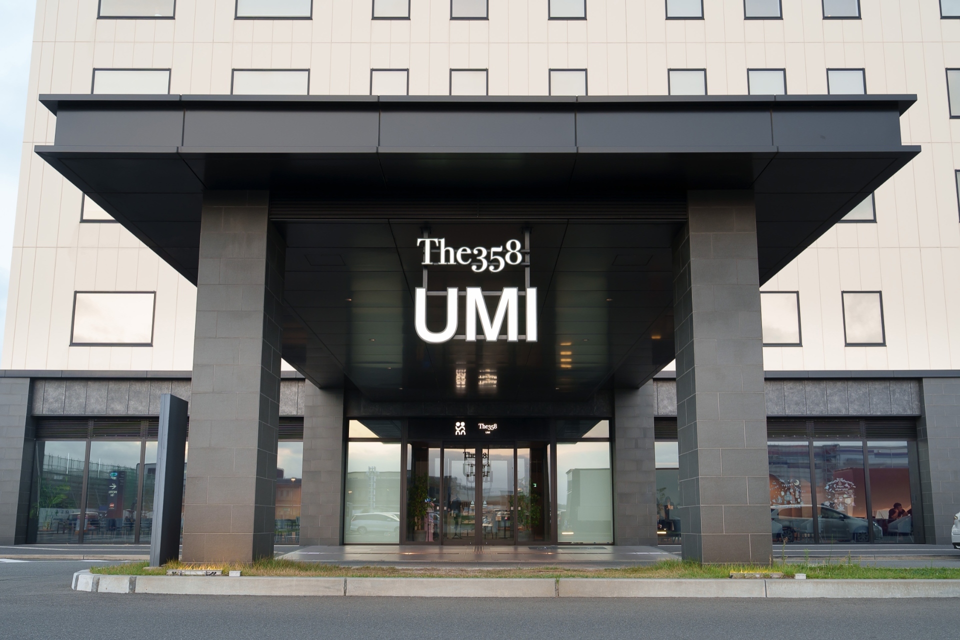 The358 UMI 夜勤 フロントスタッフ