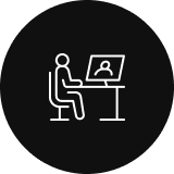 書類選考および面接