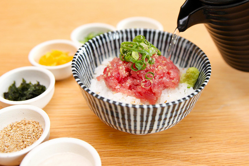 ひとくちローストビーフキャビア丼